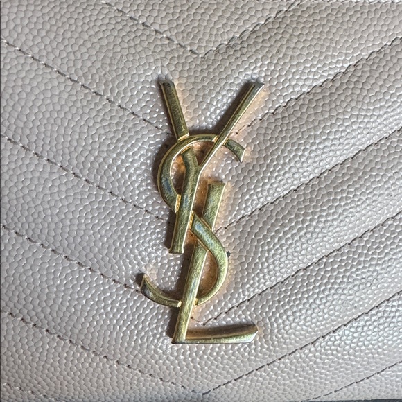 Yves Saint Laurent Zip around Wallet in poudre leather with Gold Logo - Picture 3 of 8